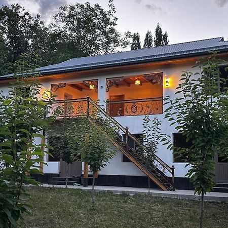 Hayat Guesthouse Nuratau Mountains Yukary-Ukhum Exterior foto